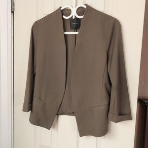 Flattering lightweight blazer/jacket